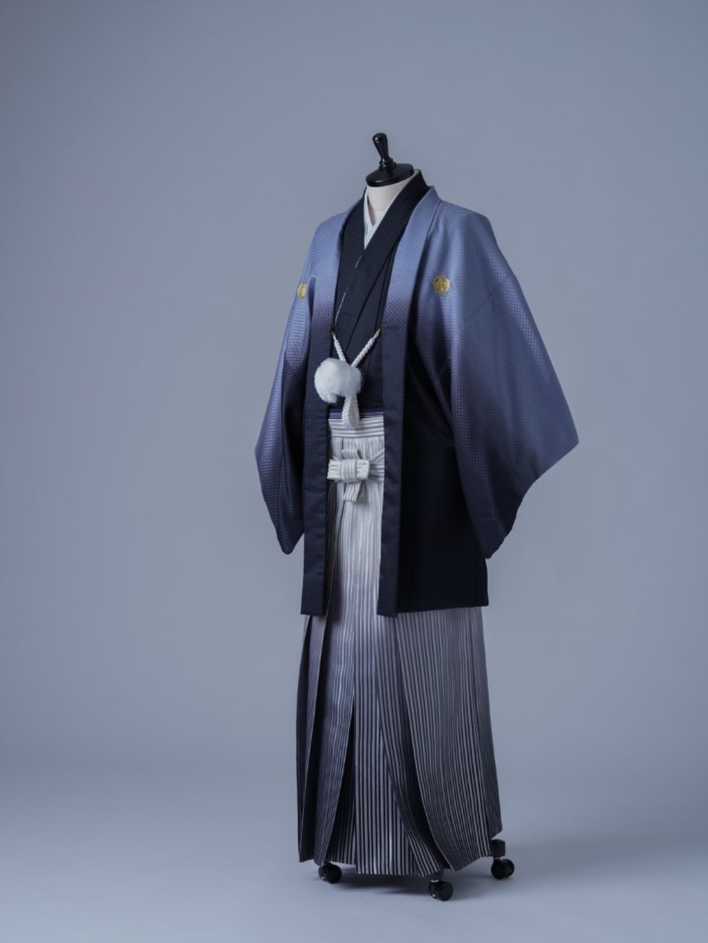 グレーグラデーション×光沢シルバーグラデーション＿大宮店 | デコルテフォトグラフィー | 前撮り・フォトウェディング