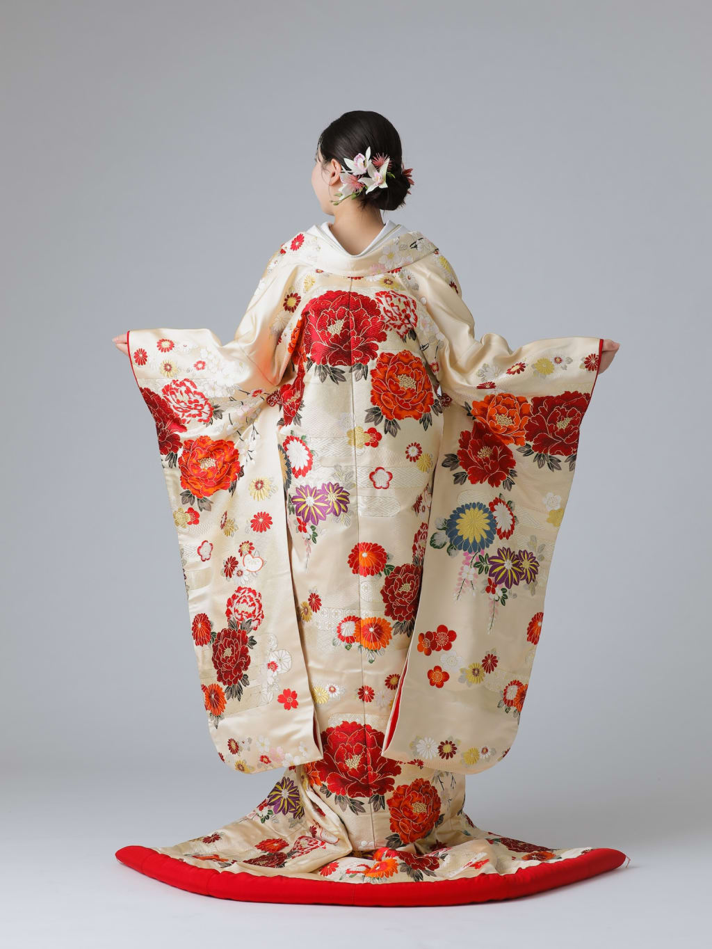 かすみに牡丹　クリーム