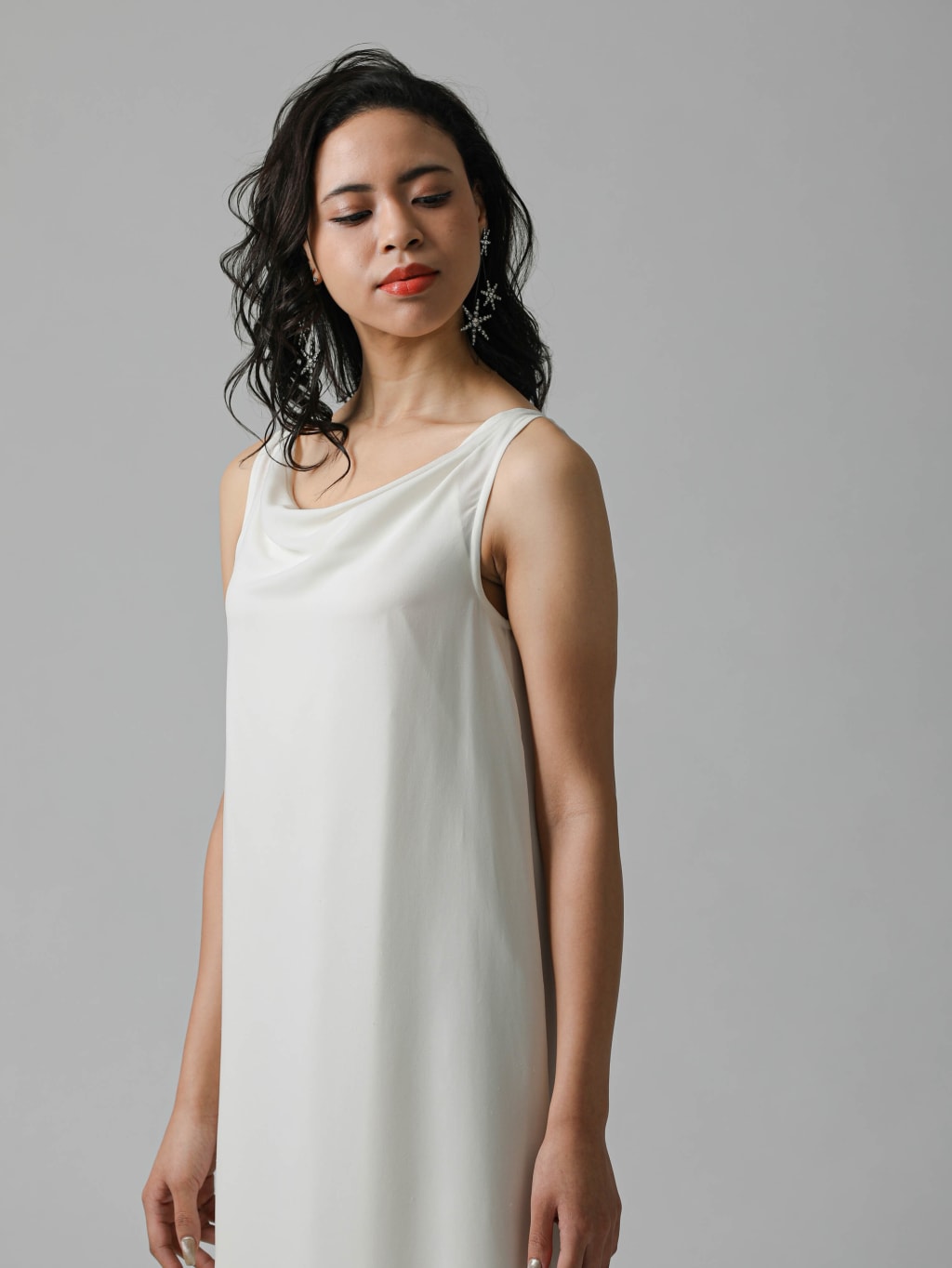 胸元ドレープ　ワンピース | デコルテフォトグラフィー | 前撮り・フォトウェディング