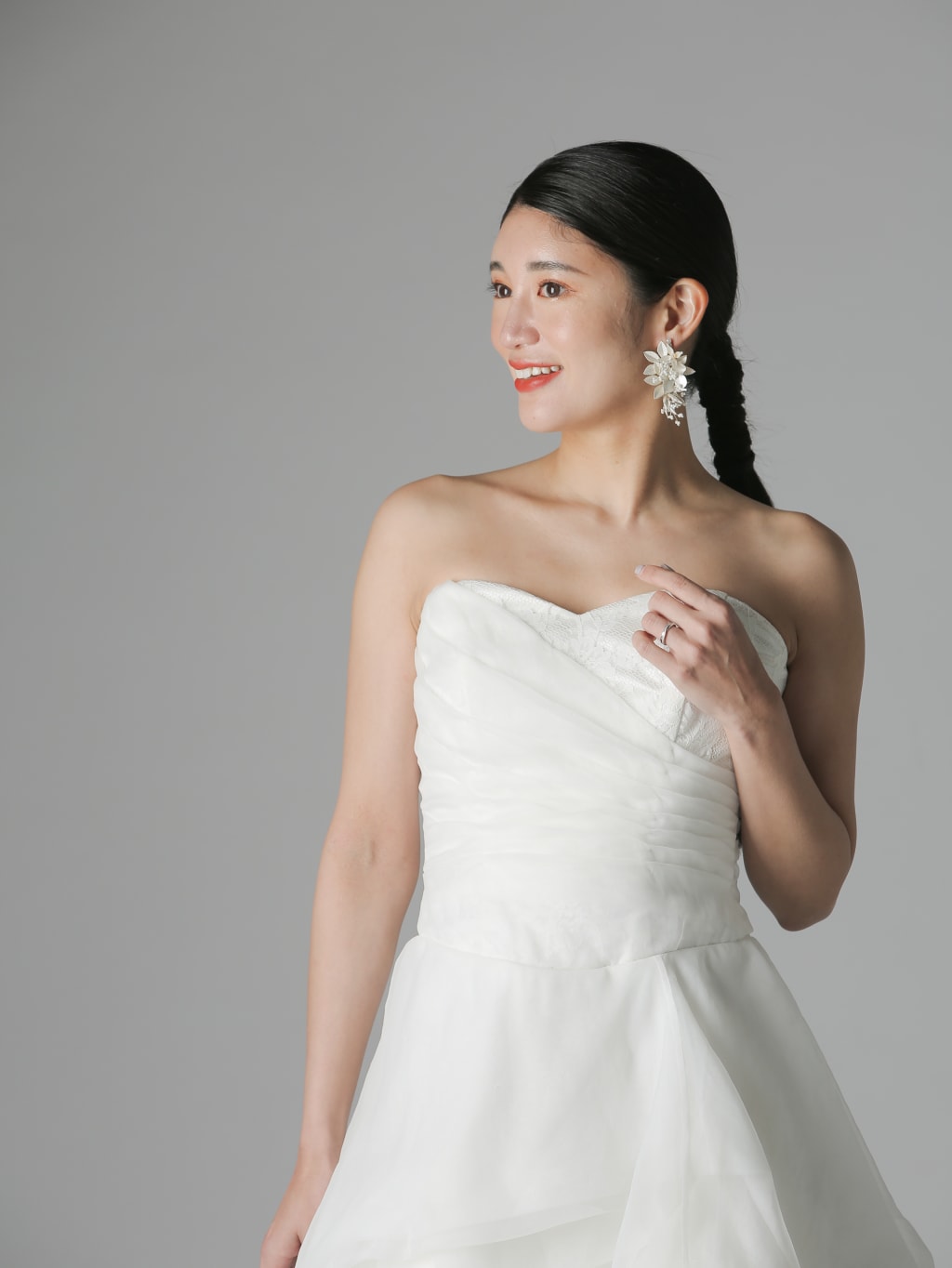 10084 スパン刺繍ハンカチーフティアード　花