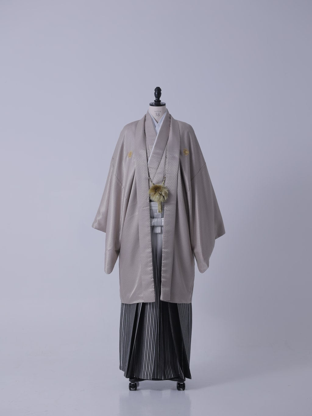 ベージュ紋付×グラデーション袴 | スタジオTVB 梅田店 | 前撮り・フォトウェディング