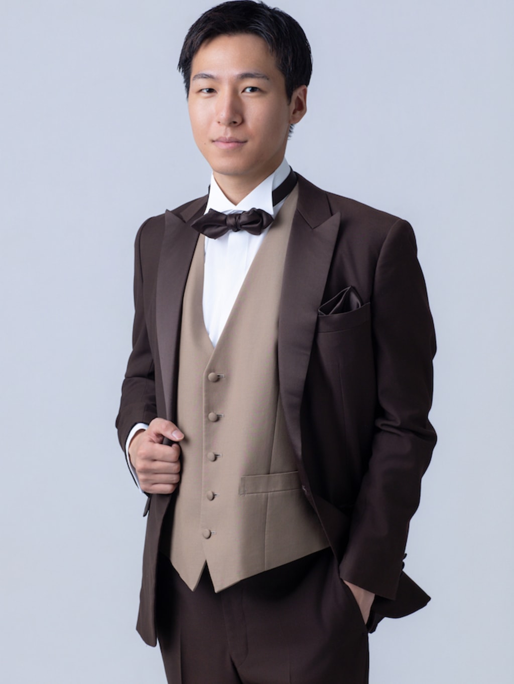 ピークドラペルクラシックタキシード/ブラウン | デコルテフォトグラフィー | 前撮り・フォトウェディング