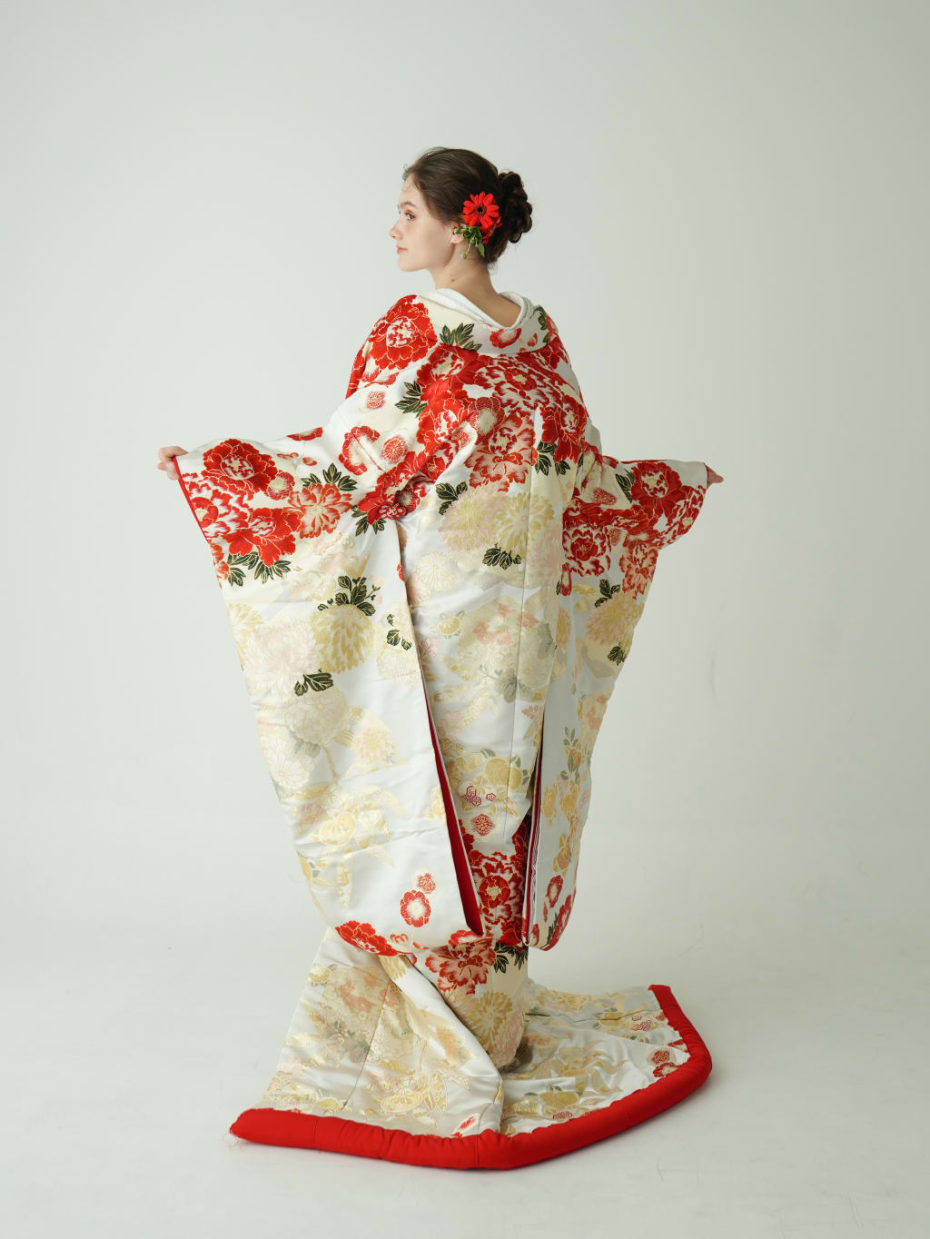 富貴花飾り-white×red | デコルテフォトグラフィー | 前撮り・フォトウェディング