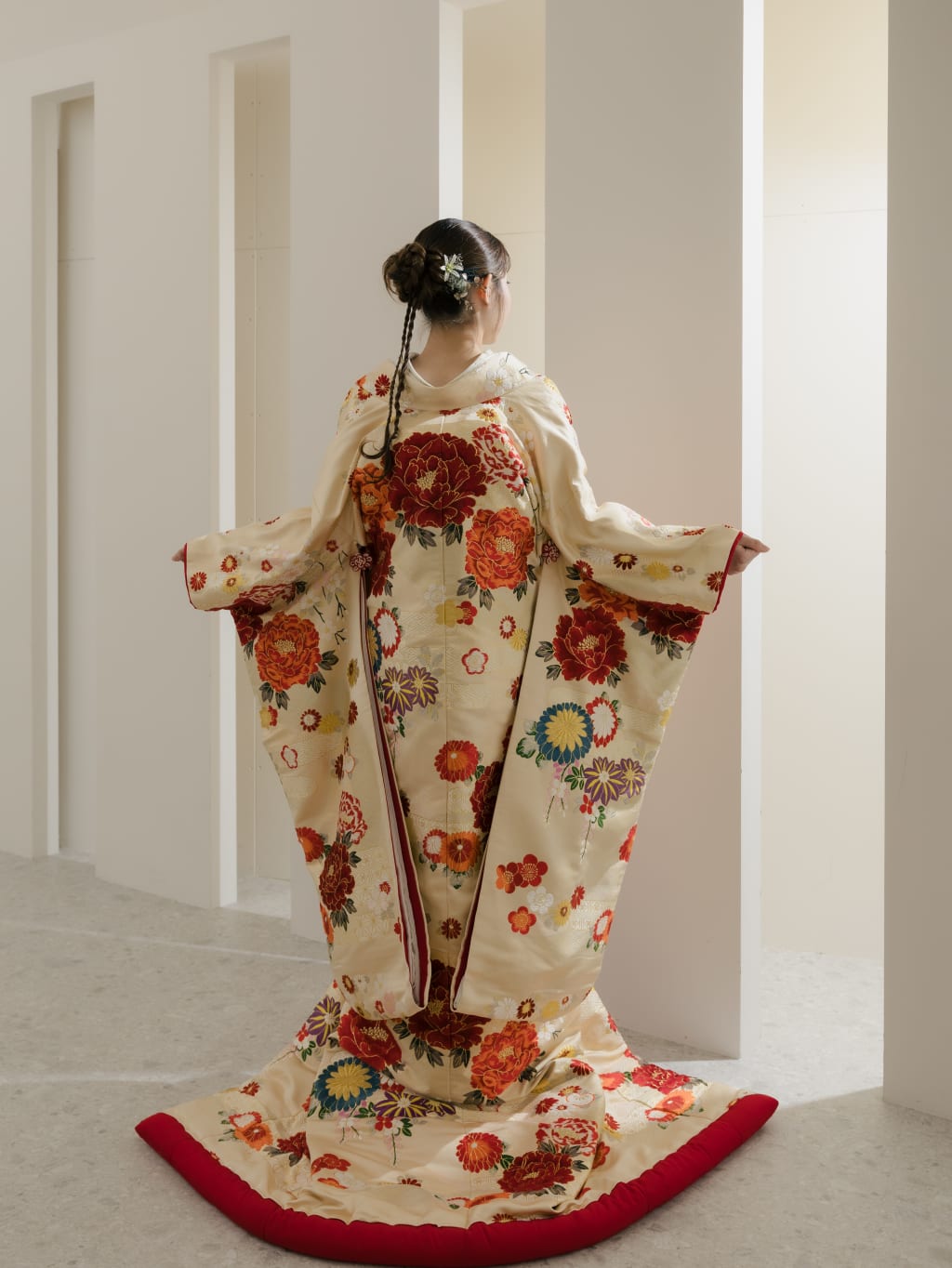 かすみに牡丹クリームIU01182 | デコルテフォトグラフィー | 前撮り・フォトウェディング