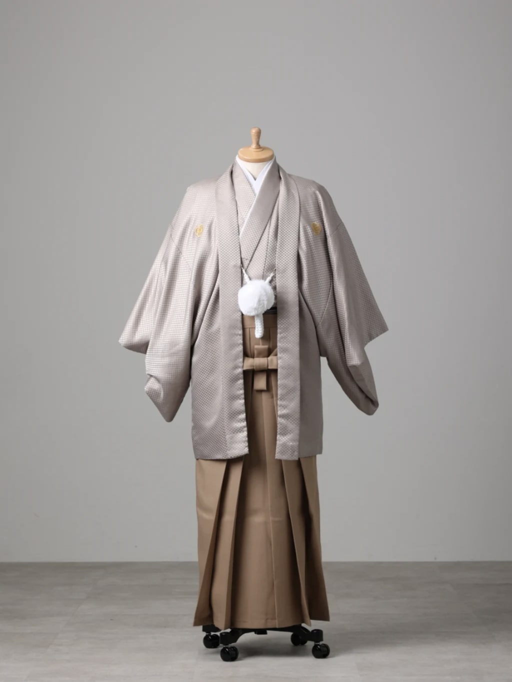 ベージュ×ブラウン袴 | デコルテフォトグラフィー | 前撮り・フォトウェディング