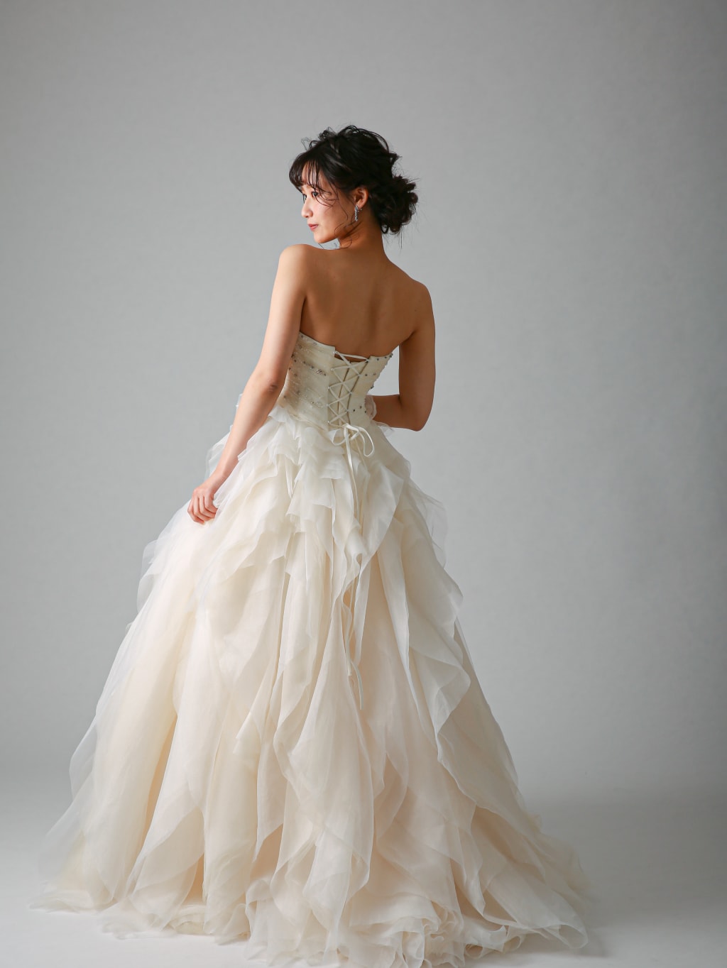 ツイストドレスプリンセス デコルテフォトグラフィー 前撮り フォトウェディング