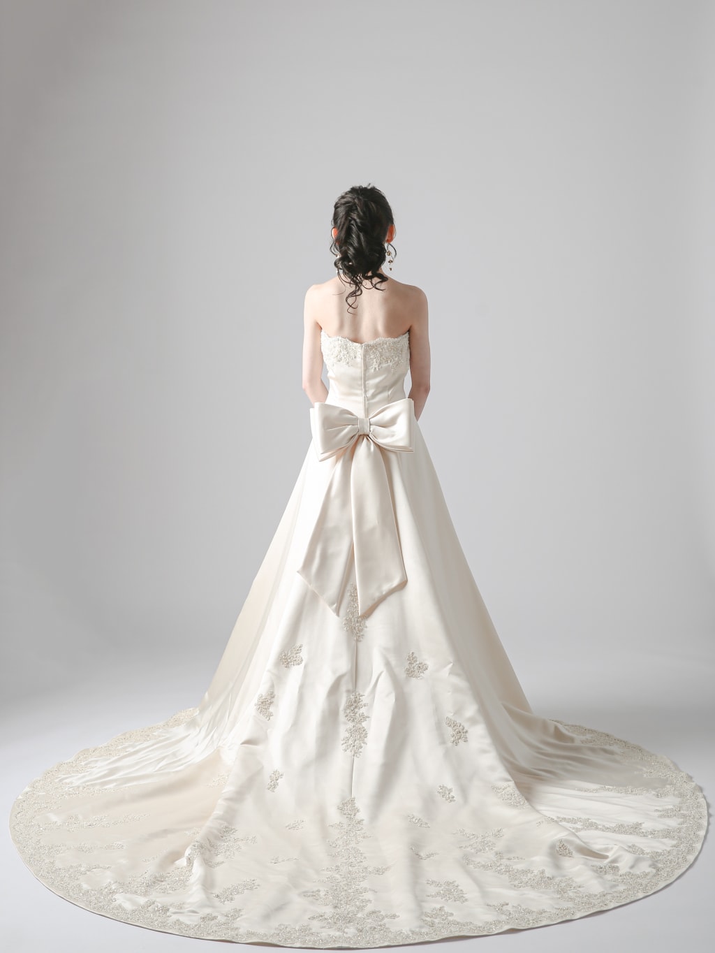 ハートカット裾ビージングレース | デコルテフォトグラフィー | 前撮り・フォトウェディング