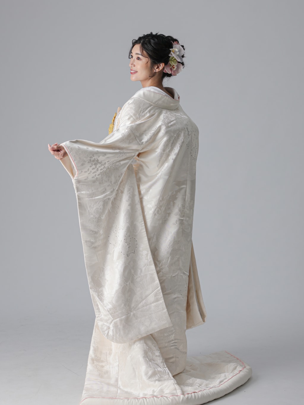 ピンクライン菖蒲　胡蝶蘭蝶/アイボリー | デコルテフォトグラフィー | 前撮り・フォトウェディング