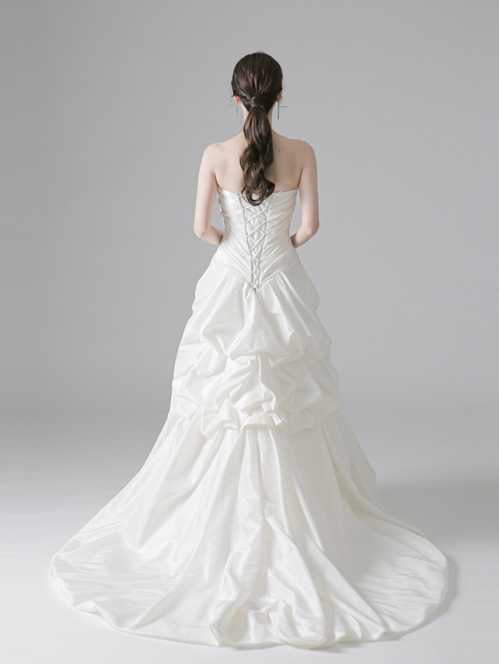 ウェディングドレス | デコルテフォトグラフィー | 前撮り・フォトウェディング