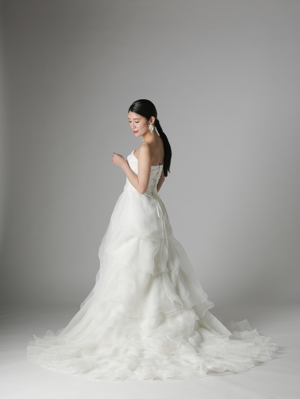 10084 スパン刺繍ハンカチーフティアード　花 | デコルテフォトグラフィー | 前撮り・フォトウェディング