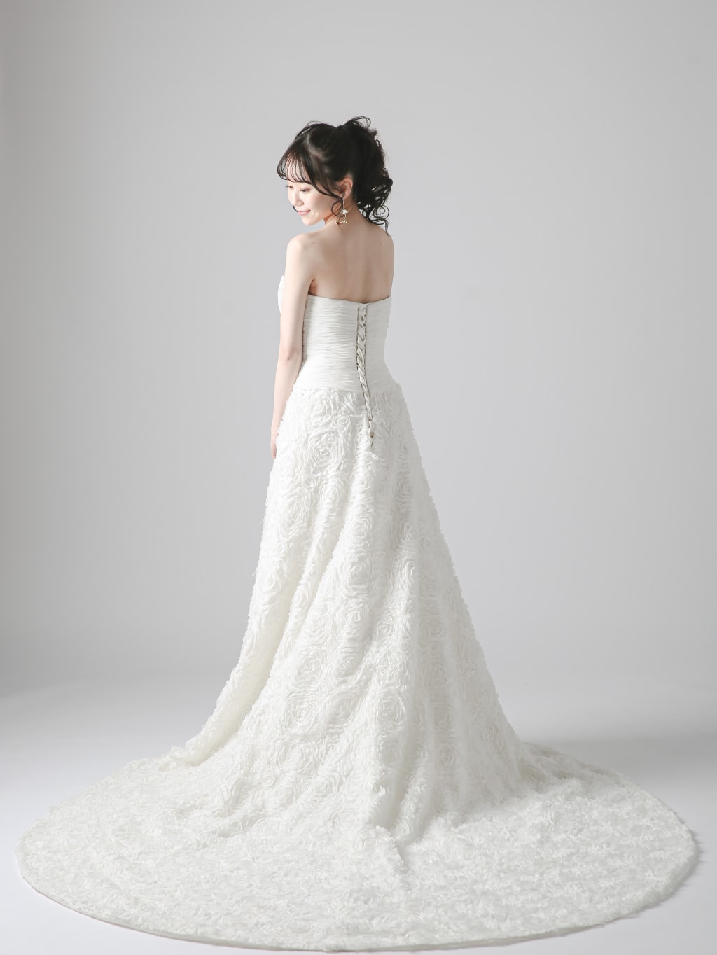 バラ型タック ビジューリボン | デコルテフォトグラフィー | 前