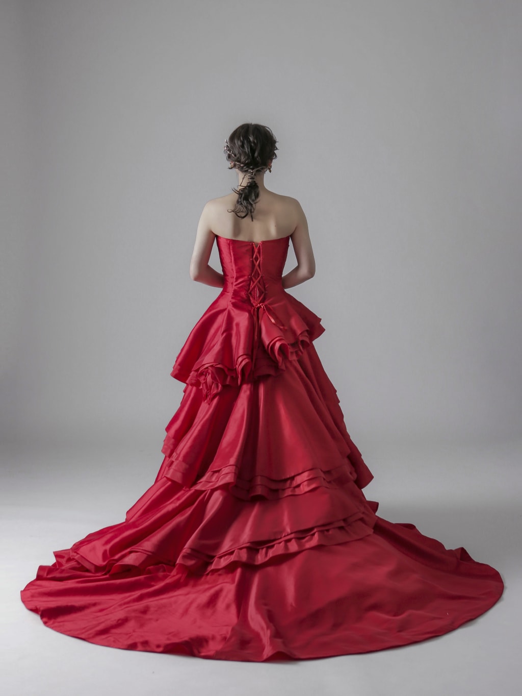 胸元立体ウェーブ　斜めティアード | デコルテフォトグラフィー | 前撮り・フォトウェディング