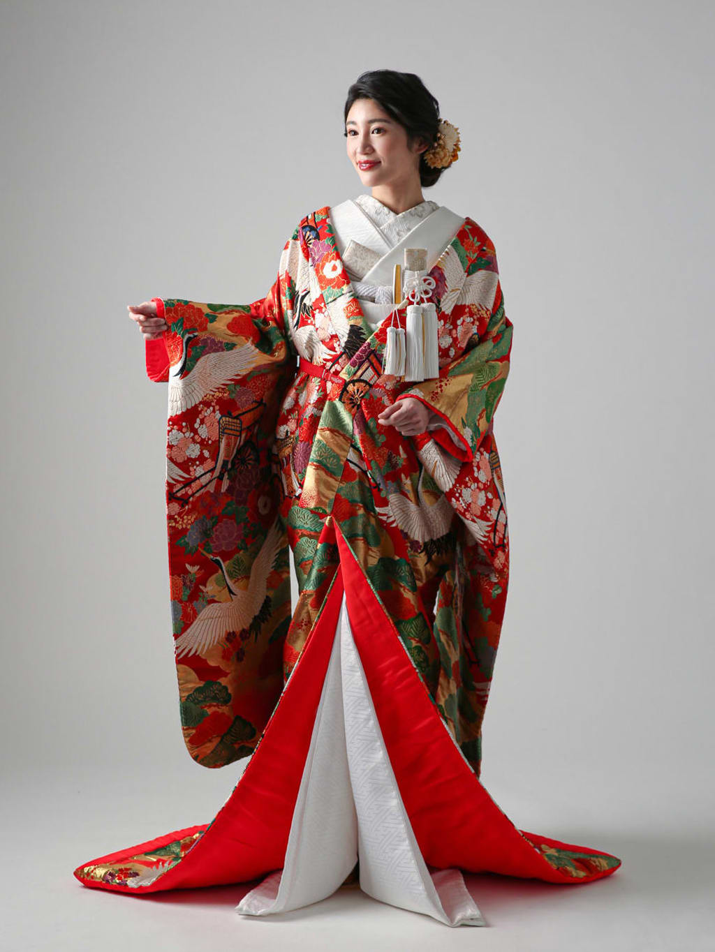 ウェディング。色打掛。ブライダルフォトに。 TAKAMI BRIDAL アニバーサリーフォトプラン これから結婚を控え