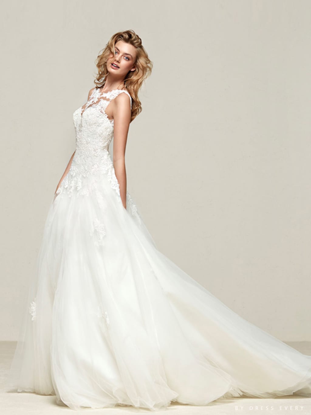 PRONOVIAS/DROEL WD00696 | デコルテフォトグラフィー | 前撮り