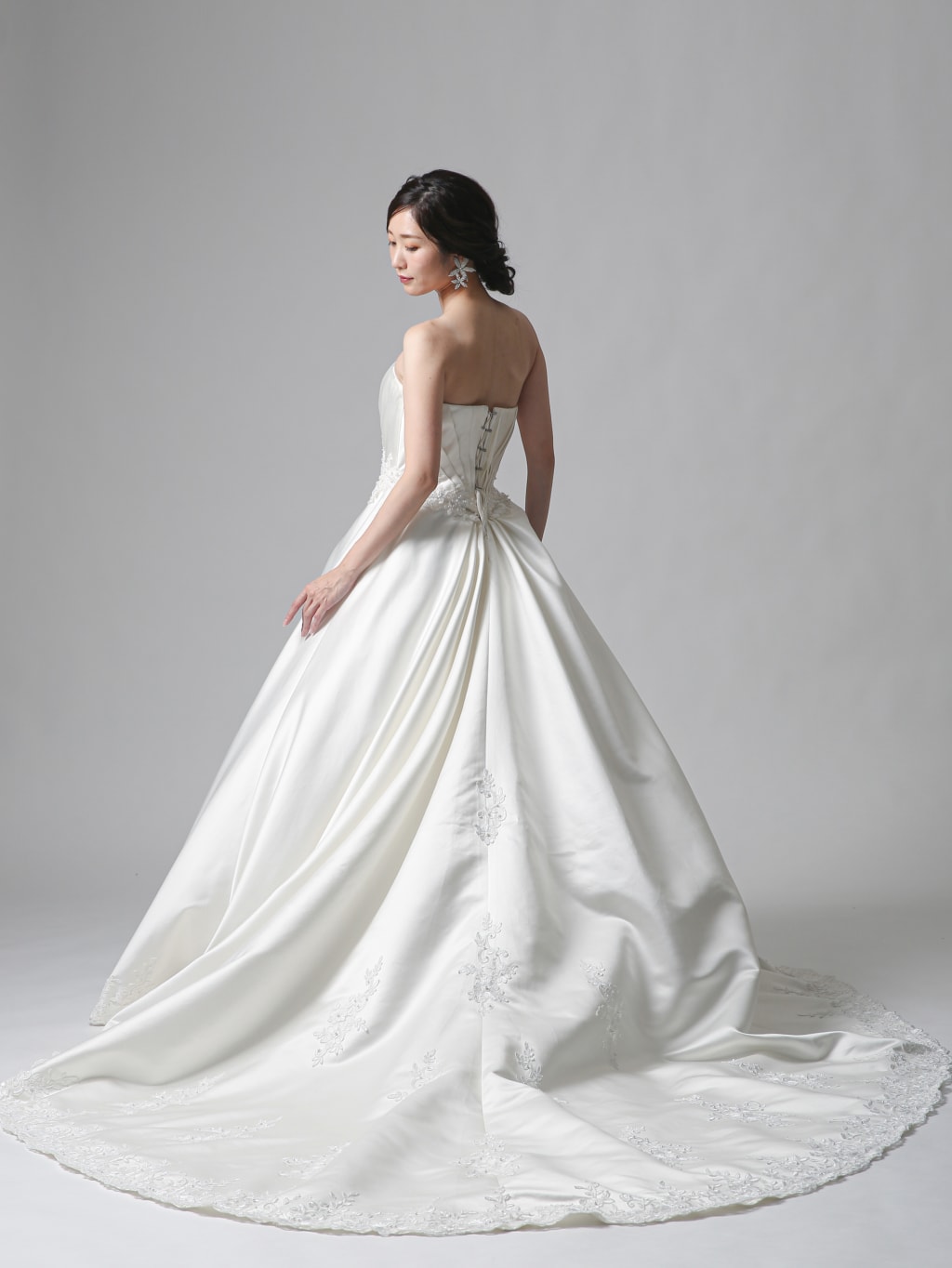 光沢サテンフロントビージング