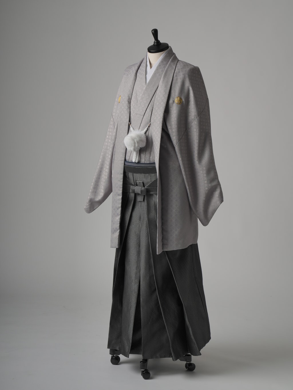ライトグレー紋服×黒格子柄袴 | デコルテフォトグラフィー | 前撮り・フォトウェディング