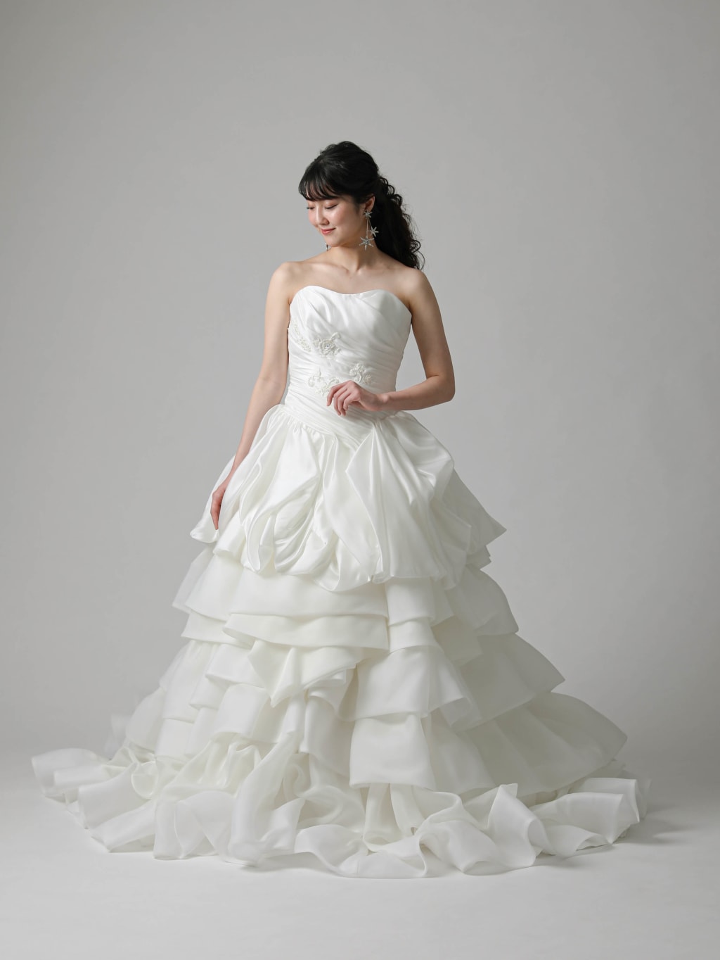 ウェディングドレス プリンセスライン カタログ スタジオaqua 表参道渋谷店 前撮り フォトウェディング