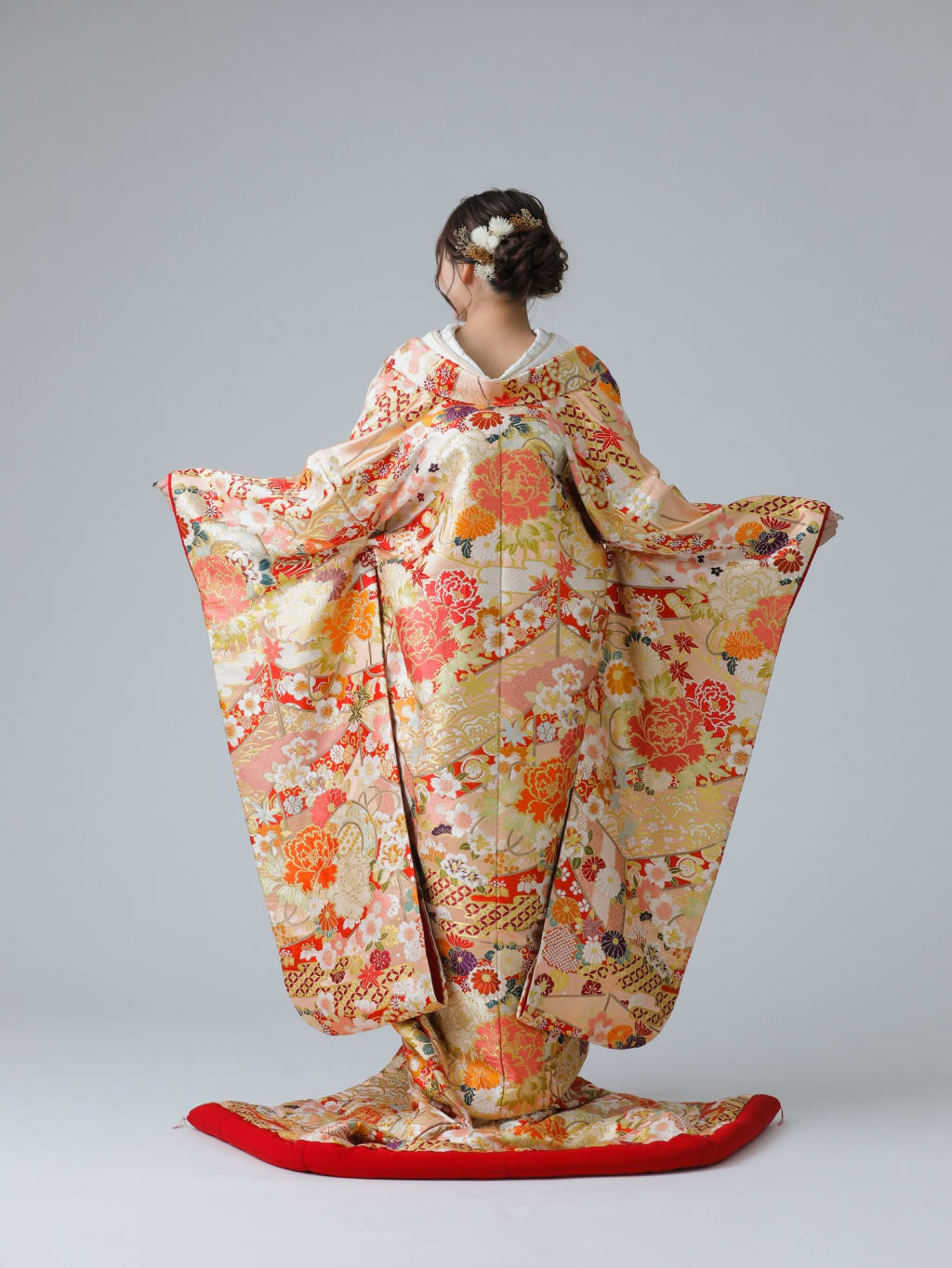 平安御所解牡丹　フキ赤