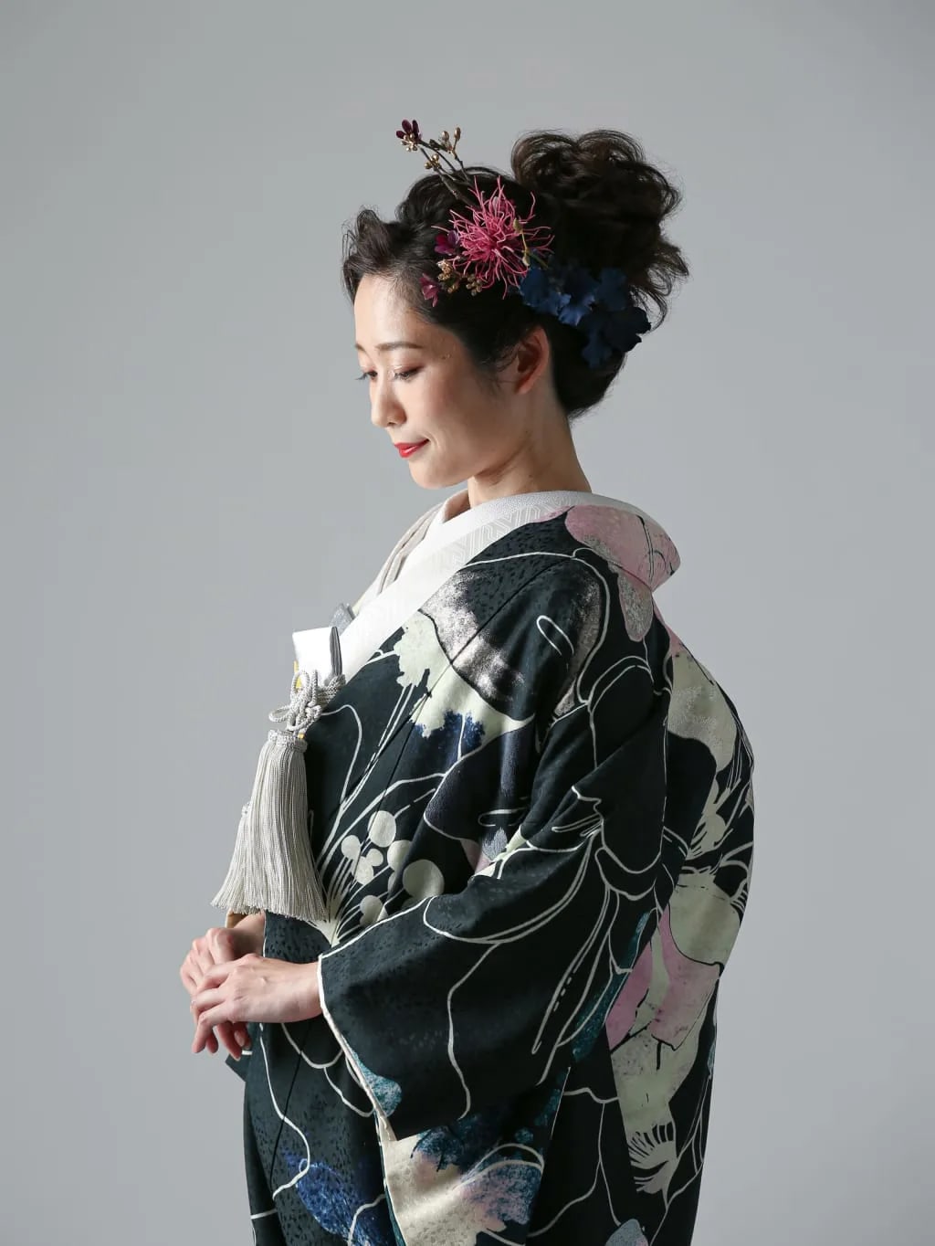 紺地赤花図