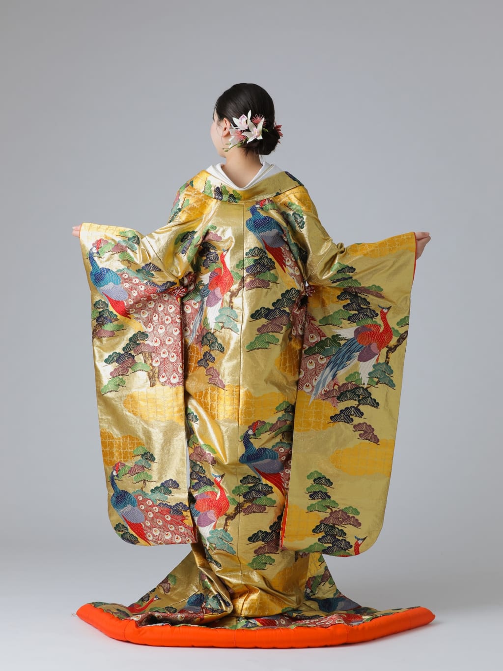 金雲取紋様 孔雀 松 / ゴールド