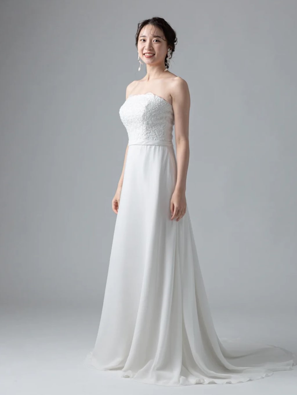【美品・着用1回】YNS ウェディングドレス アシンメトリーデザイン 前撮り 美品・着用1回】YNS ウェディングドレス アシンメトリーデザイン