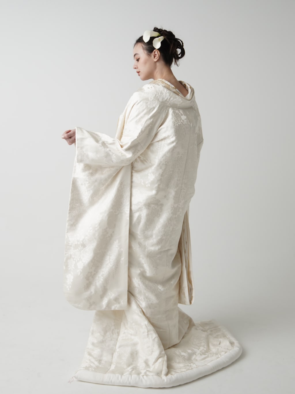 乱菊花丸文 / WU00635 | デコルテフォトグラフィー | 前撮り・フォトウェディング