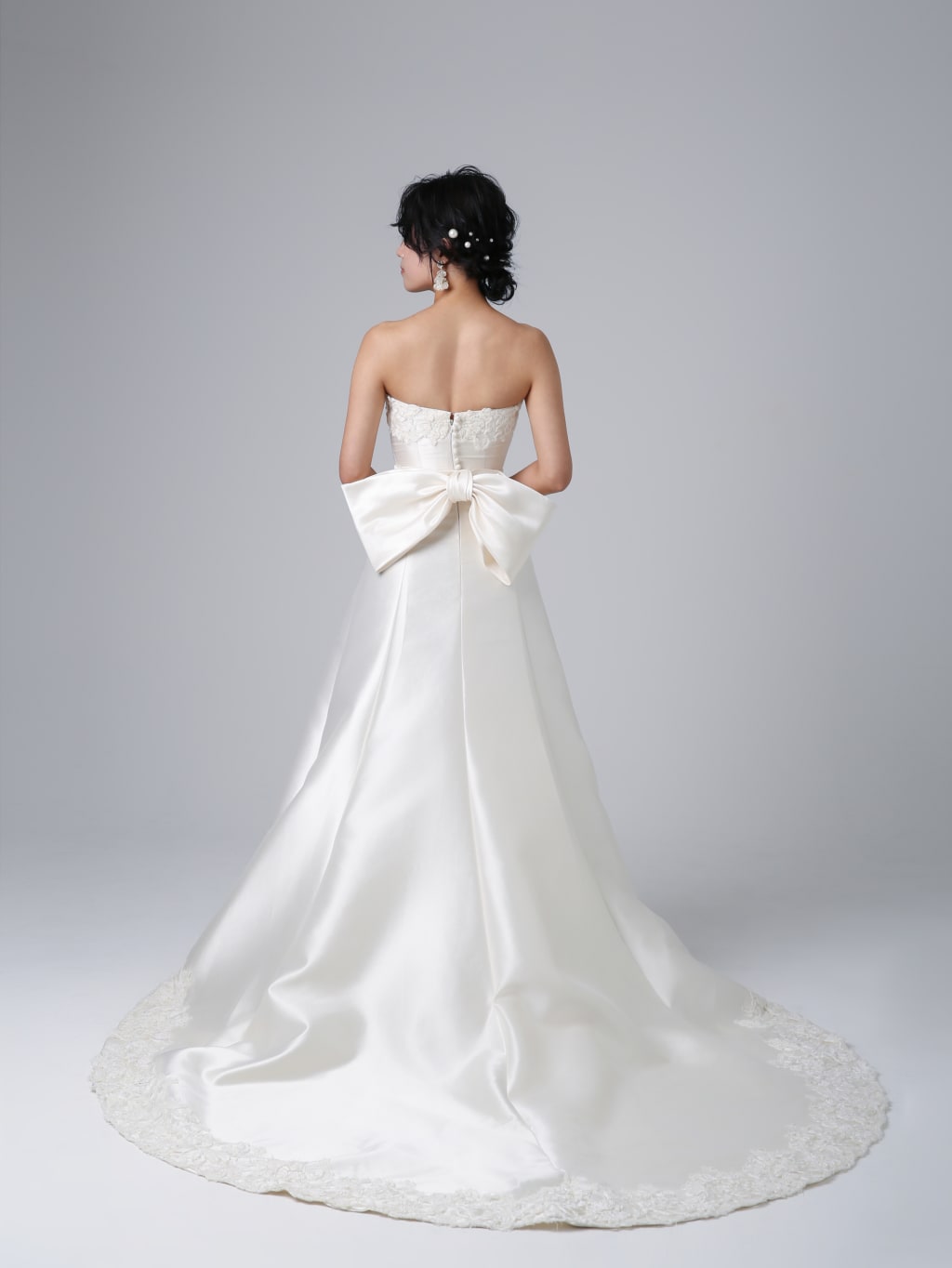 胸元裾テープ刺繍 | デコルテフォトグラフィー | 前撮り・フォトウェディング