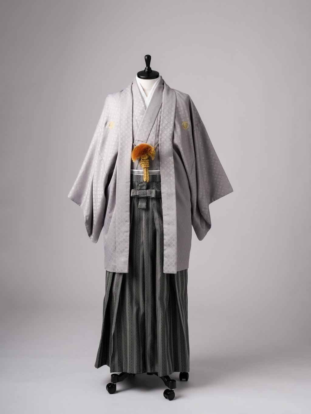 ライトグレー×市松平縞袴 | デコルテフォトグラフィー | 前撮り・フォトウェディング