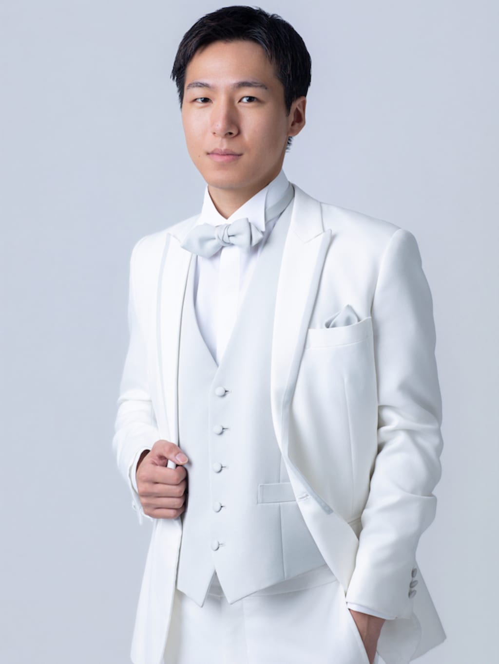 ホワイトタキ　シルバーパイピング　くるみ