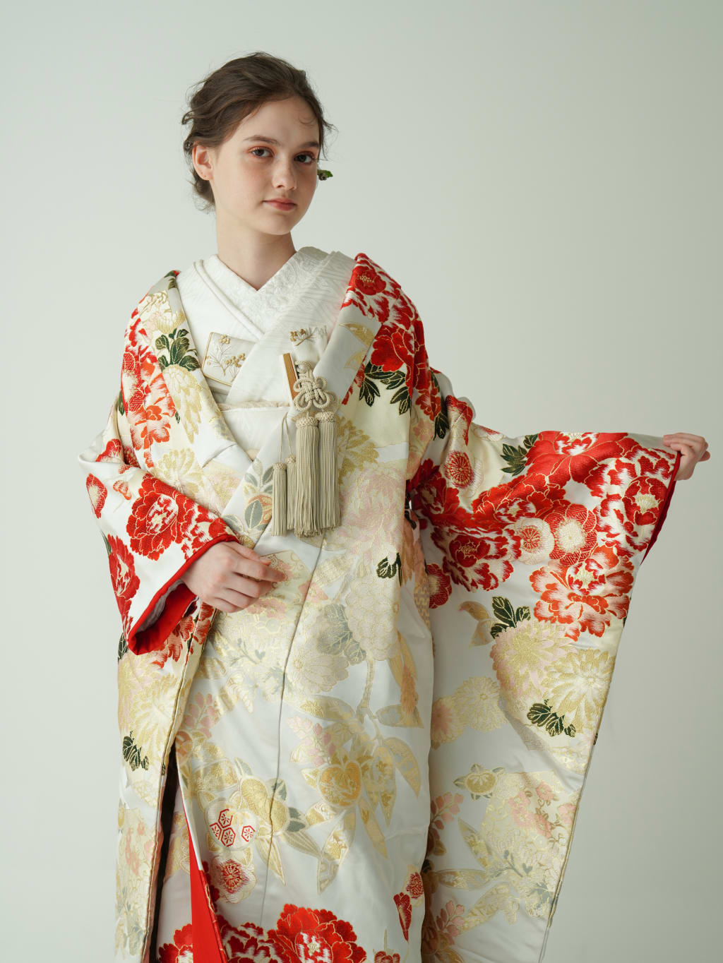 富貴花飾り-white×red | デコルテフォトグラフィー | 前撮り・フォトウェディング