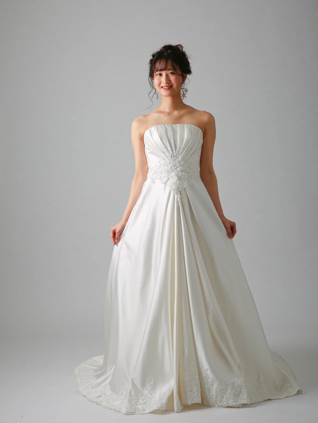 ウェディングドレス　サテン　結婚式　前撮り ウエディングドレス レトロ婚 花嫁 サテン 純白 昭和風写真 前