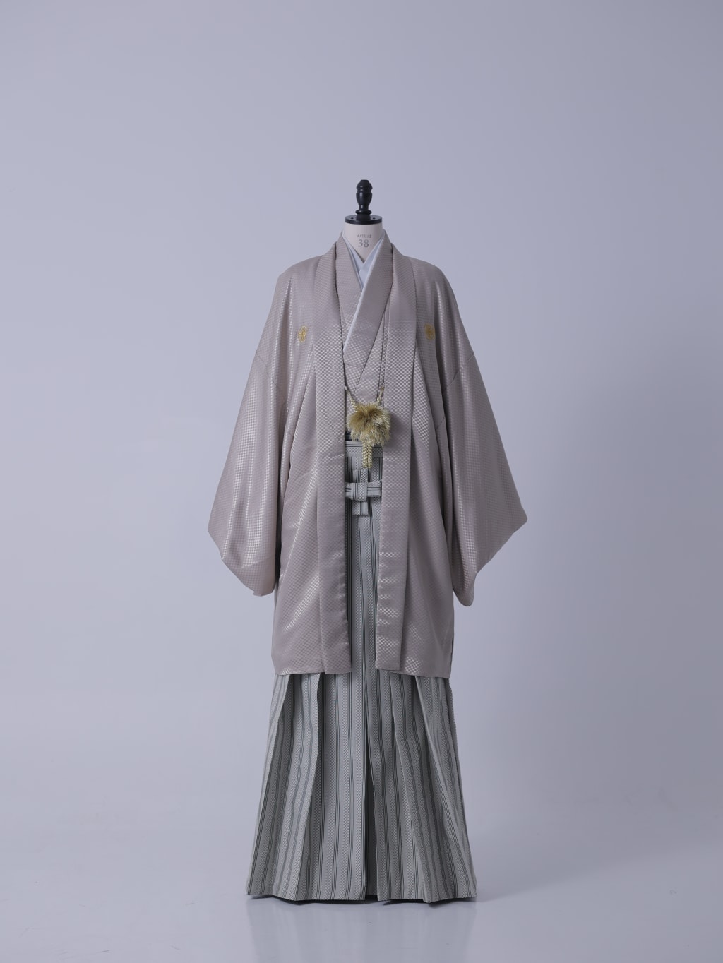 ベージュ紋付×市松平縞袴 | デコルテフォトグラフィー | 前撮り・フォトウェディング