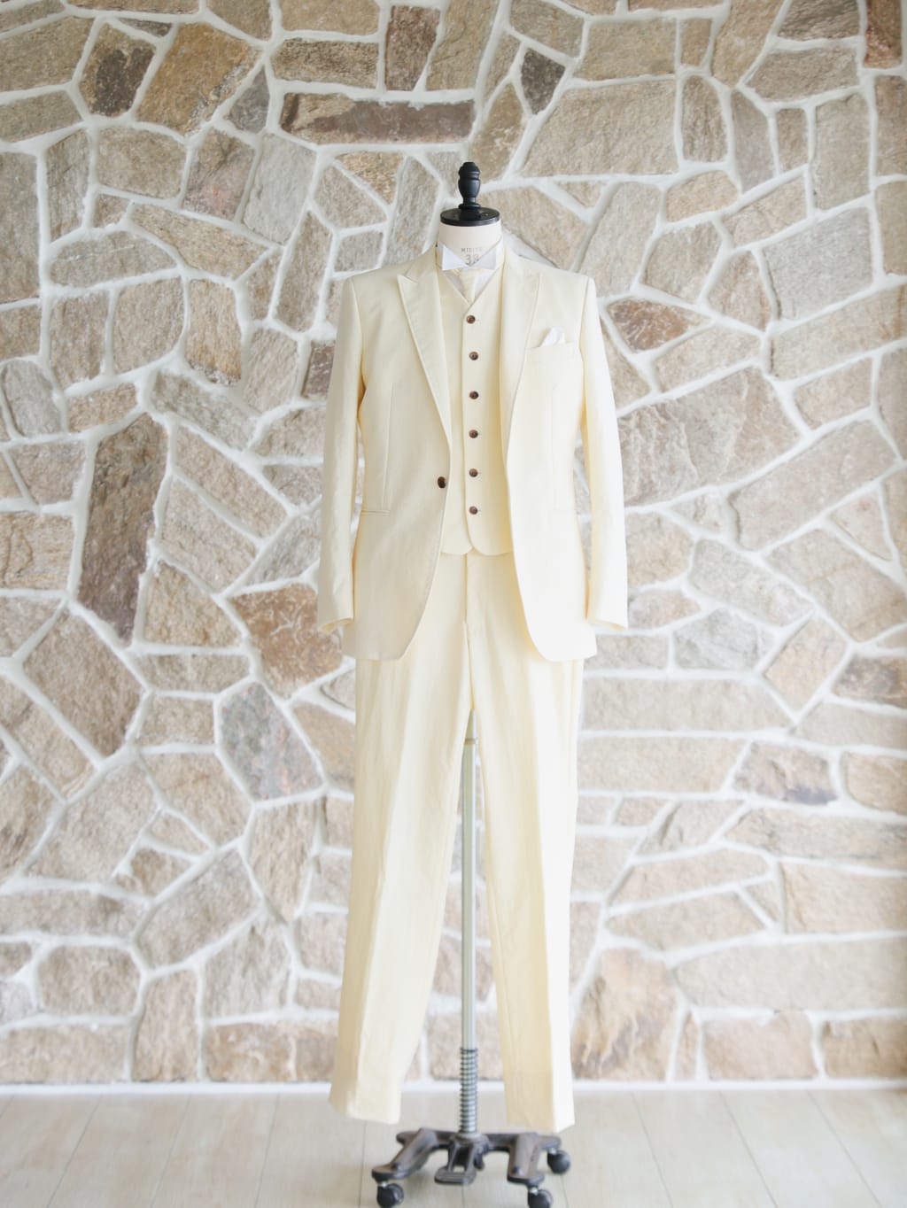 タキシード/SUNS HOUSE | デコルテフォトグラフィー | 前撮り・フォトウェディング