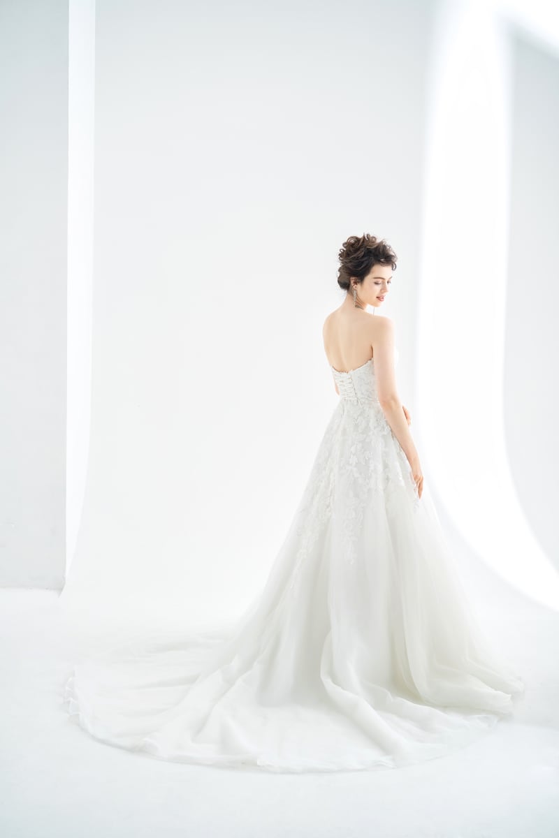 女らしい魅力がある、ウェディングドレス、ホワイト