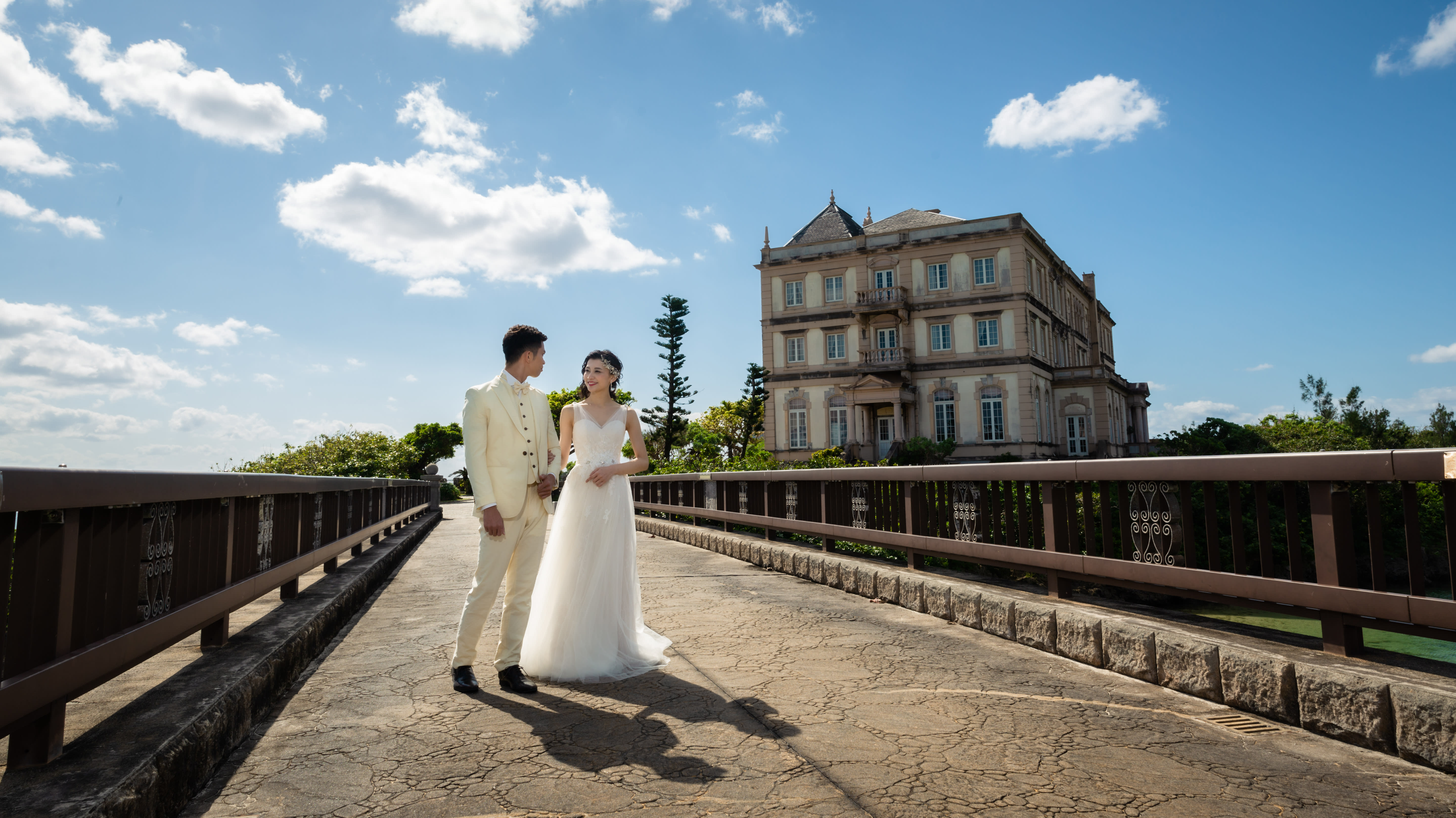 【宮古島】ビーチ＋うえのドイツ文化村プラン | スタジオSUNS宮古島店 | フォトウェディング・前撮り・結婚写真