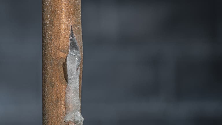 Frozen copper pipe bursting
