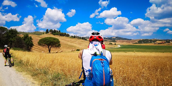 La bici elettrica e il cicloturismo trascinano il mercato delle due ruote