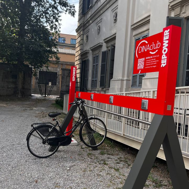 Con DINAclub, anche quest’estate si va a teatro pedalando