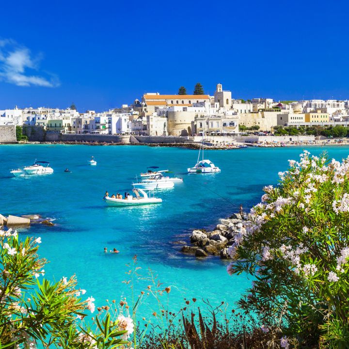 Quando il ciclismo incontra la vela: il Giro dei Venti fra Salento e Grecia
