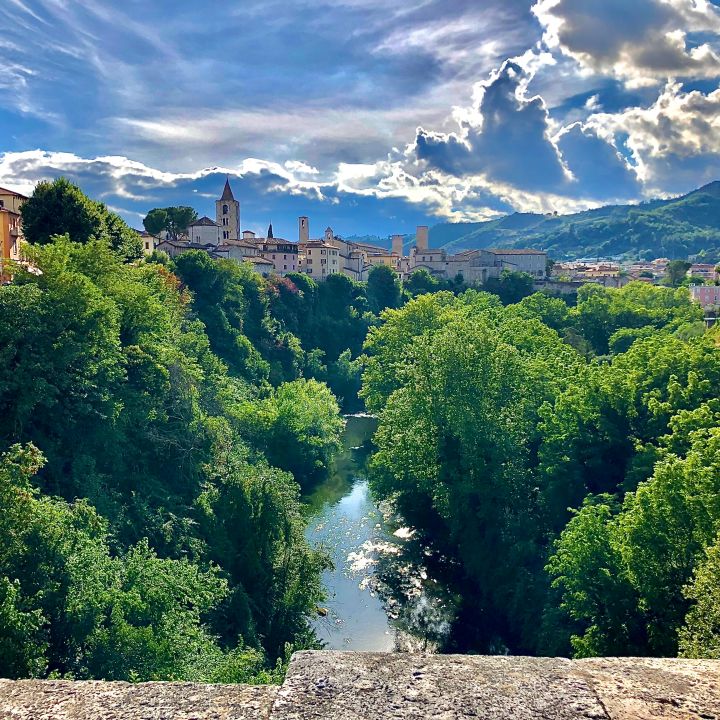 Borghi medievali, calanchi e vini lungo il primo anello Ascoli Rebirth