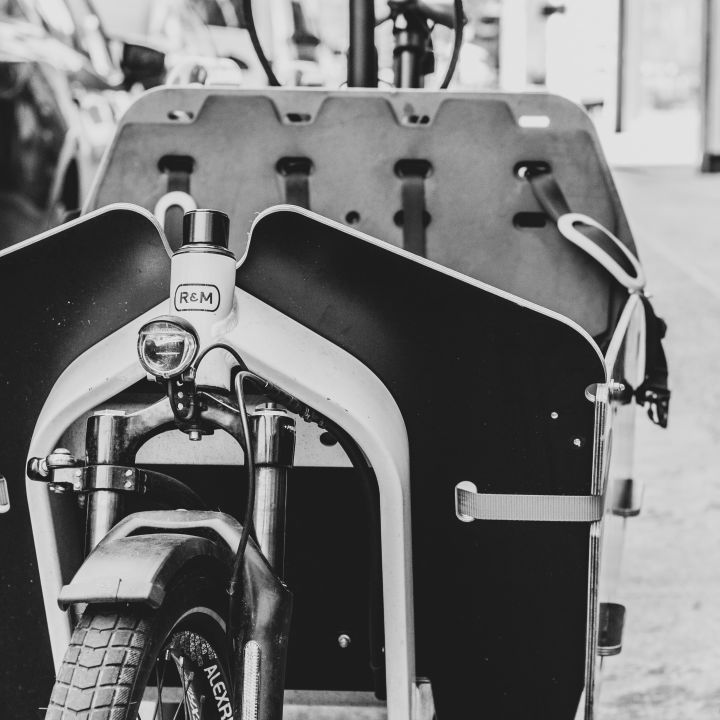 “Caro amico ti scrivo...” e la posta ad Alessandria arriva su cargo e-bike