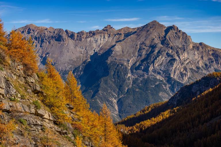 Les cascades de Narreyroux et le col des Lauzes au départ de la chapelle Saint Vincent. image2