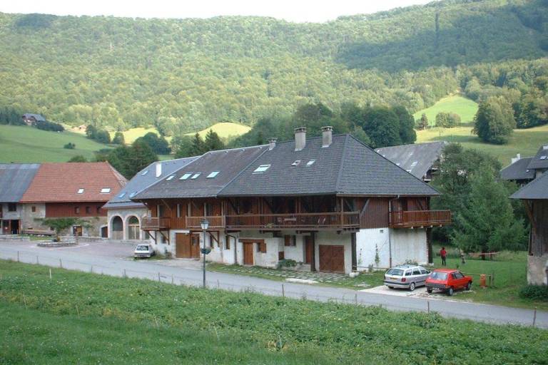 La Grange de la Correrie - côté Chapelle - Cordier Bertrand et Sylvie image2