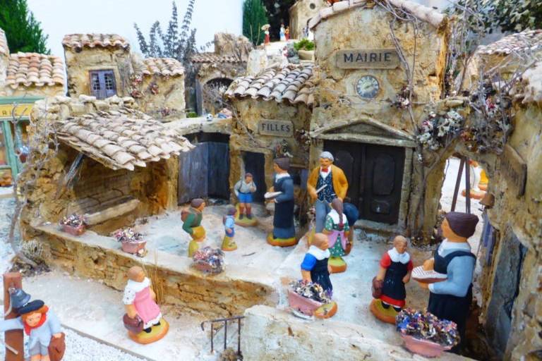 Exposition : « Noël d'argile »  Le village des santons de Provence image2