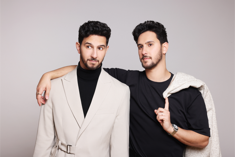 Spectacle "French twins" image1