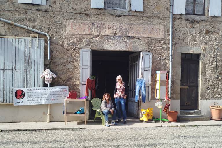 Friperie brocante solidaire image1