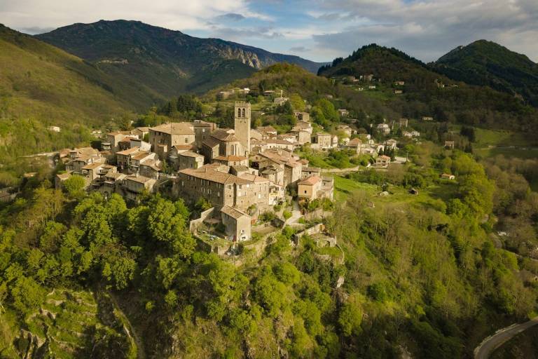 30 ans des Villages de Caractère d'Ardèche : Visite guidée "Antraigues-sur-Volane : Un village haut en caractères" image1