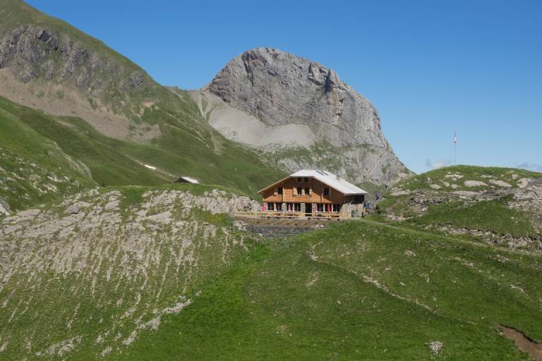 W37 Lauenensee - Geltenhütte SAC - Lauenensee image1