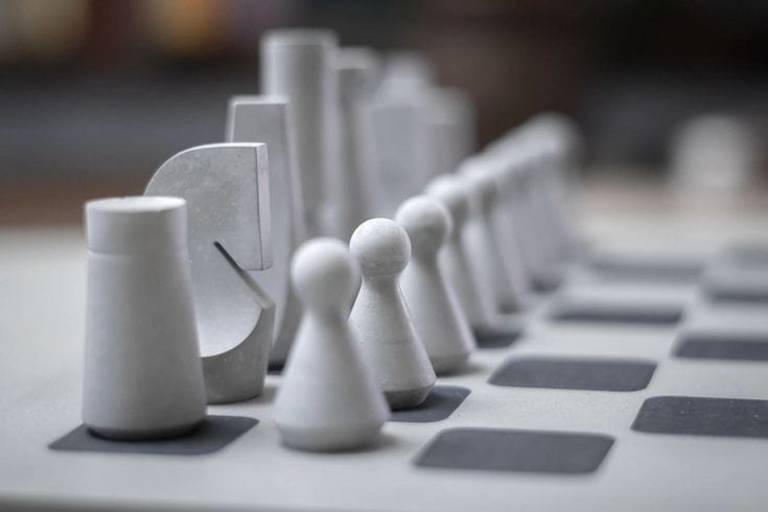 Atelier créatif : mon jeu d'échecs en argile image1