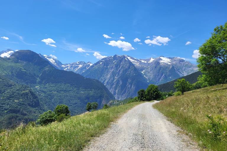 Alpe d'Huez and the Sarenne Gorges - E-Mountain Biking from the Auris-en-Oisans Resort image1